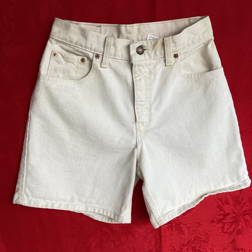 Vintage 94 Levis 551 Relaxed Fit HighRise White Jean shorts Made in USA 6 petite